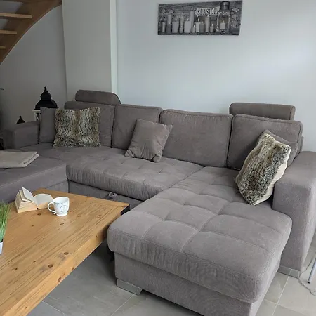 Fh Wal Semesterbostad Born